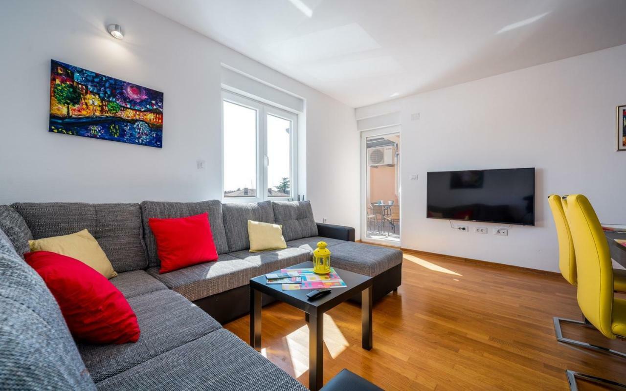 Laura House With Apartment Umag Exterior foto